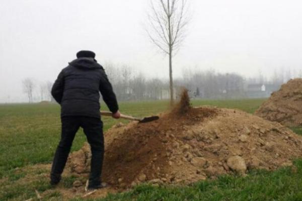 3月份上坟动土黄道吉日 什么时间可以上坟添土