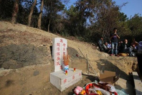 二零二二年三月树碑吉日 伐树吉日树上写什么